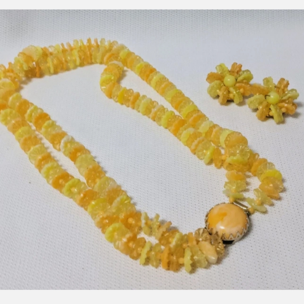 Vintage Sunny Yellow Lucite Resin Plastic Flower Necklace Earrings West Germany
